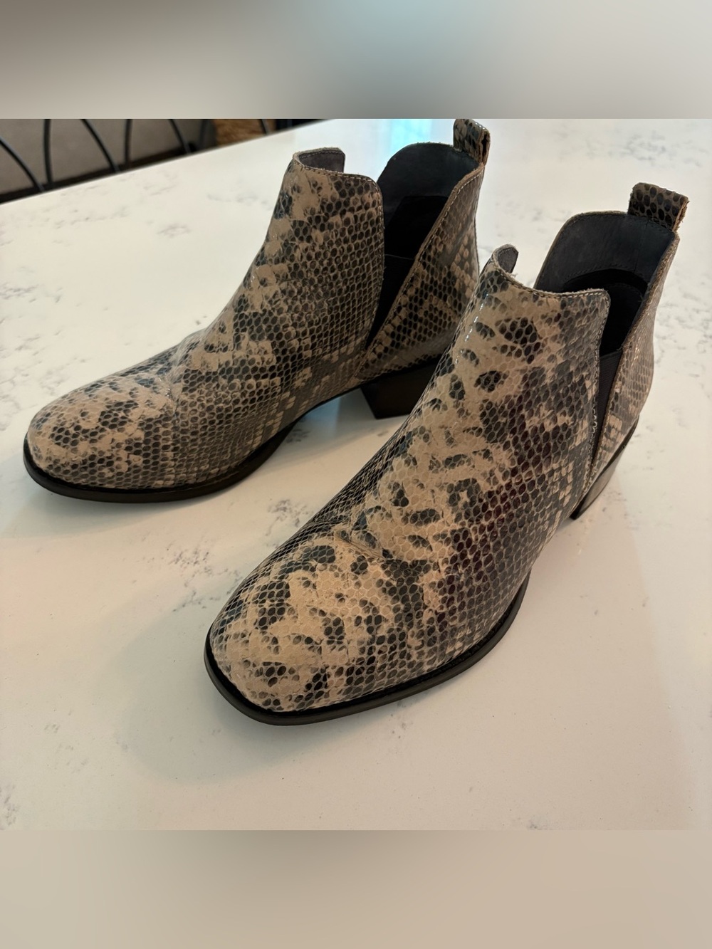 Seychelles snakeskin leather Chelsea booties size 7